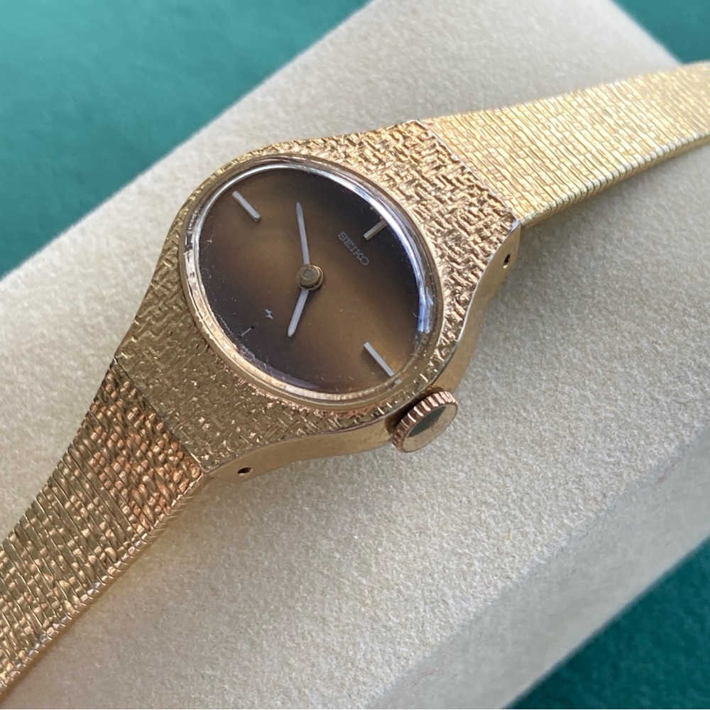 Unique SEIKO Mechanical Manual Winding Ladies' Watch 17 Jewels